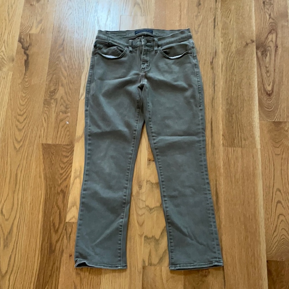 Rock & Republic size 8 Kendall cropped Capri